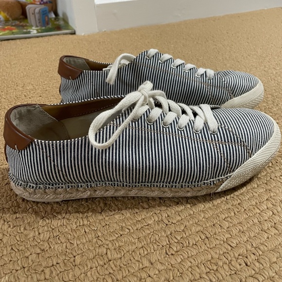 G.H. Bass Stripped Sneakers - Picture 6 of 10